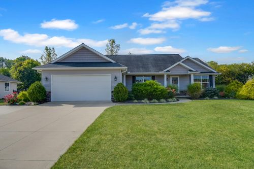 48 Struble Cir, Fredericktown, OH, 43019-9786 | Card Image