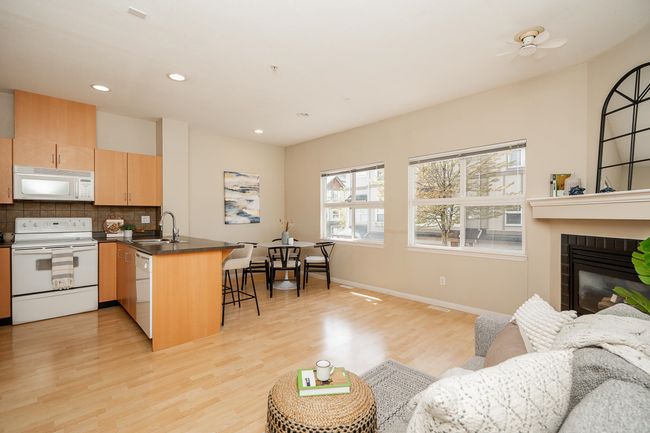 70 - 1055 Riverwood Gate, Townhouse with 3 bedrooms, 3 bathrooms and 2 parking in Port Coquitlam BC | Image 5