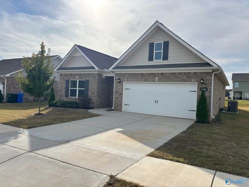 13801 Hill Place Ln, Athens, AL, 35611-6187 | Card Image