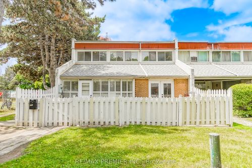 106-2901 Jane St, North York, ON, M3N2J8 | Card Image
