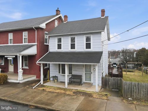 105 S 2nd St, Coplay, PA, 18037-1001 | Card Image