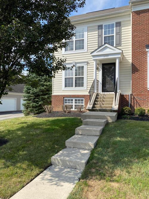 35-3795 Rubythroat Dr, Columbus, OH, 43230-3690 | Card Image