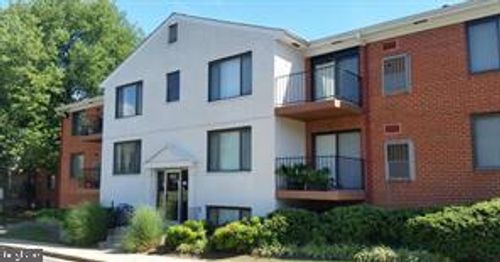 10-125 Clubhouse Dr Sw, LEESBURG, VA, 20175-4224 | Card Image
