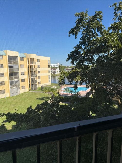 apt-401-6475 W Oakland Park Blvd, Lauderhill, FL, 33313-1142 | Card Image
