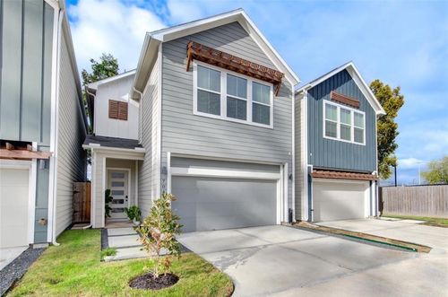 704 Pinemont Canyon Ln, Houston, TX, 77018-1600 | Card Image