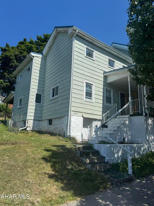 1308 17th Ave, Altoona, PA, 16601-3224 | Card Image