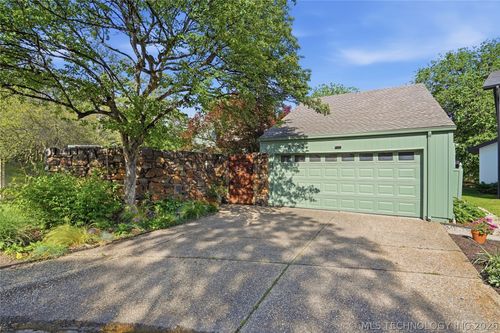 3733 64th Pl, Tulsa, OK, 74136-1518 | Card Image
