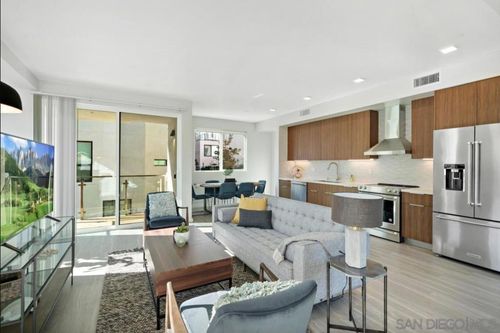 2891 B St, San Diego, CA, 92101-4203 | Card Image