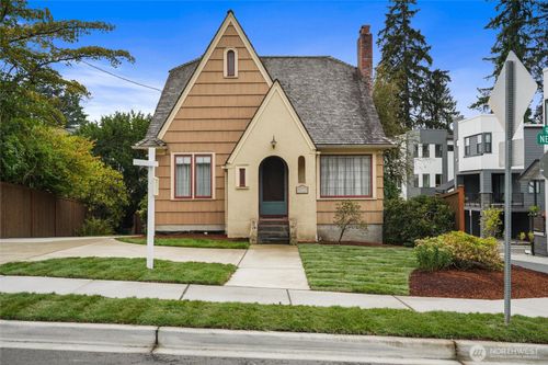 9917 Ne 190th St, Bothell, WA, 98011-2910 | Card Image