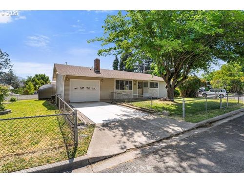 107 N 4th St, Talent, OR, 97540-9778 | Card Image