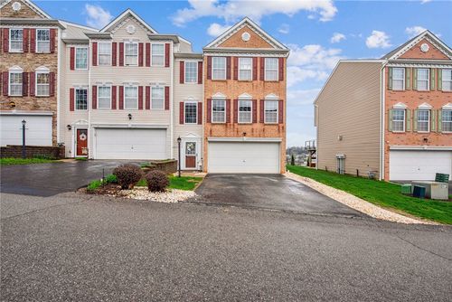 112 Alderwood Dr, Greensburg, PA, 15601-5479 | Card Image