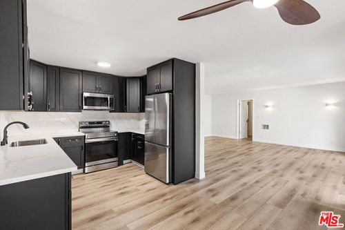 apt-110-621 San Vicente Blvd, Santa Monica, CA, 90402-1811 | Card Image