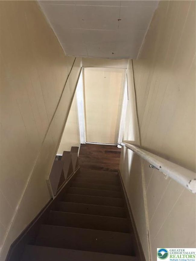 1036 Spring Garden St, Townhouse with 3 bedrooms, 1 bathrooms and null parking in Allentown PA | Image 6