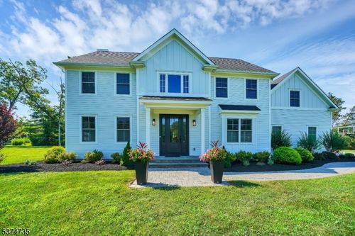 88 Queen Anne Dr, Basking Ridge, NJ, 07920-2331 | Card Image