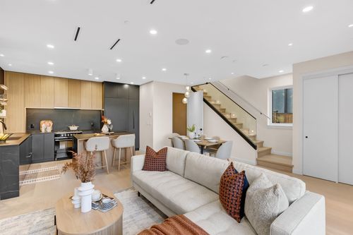 2-2764 W 14th Ave, Vancouver, BC, V6K2X2 | Card Image