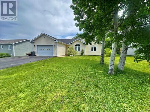 6 Griffin St, Grand Falls-Windsor, NL, A2A0A3 | Card Image