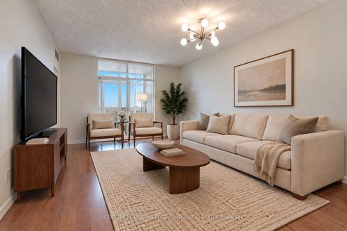 301-9235 Jane St, Vaughan, ON, L6A0J8 | Card Image