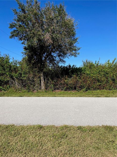 11048 Grafton Ave, ENGLEWOOD, FL, 34224 | Card Image