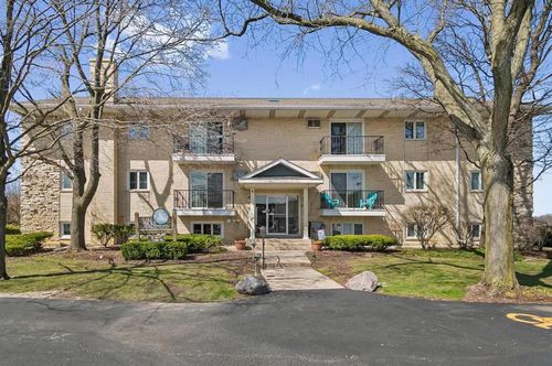 303-84 W Belvidere Rd, Grayslake, IL, 60030-2364 | Card Image