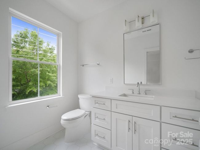 Ensuite Bathroom | Image 34