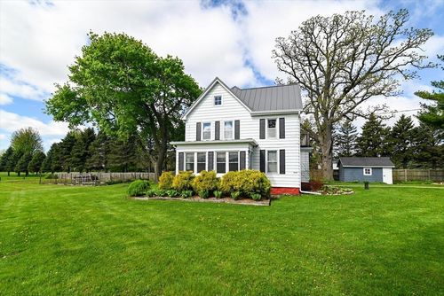 6059 Portage Rd, Deforest, WI, 53532-2950 | Card Image