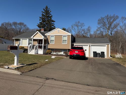 19 Gloria Pl, East Haven, CT, 06512-1522 | Card Image