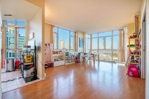 1506 - 6888 Station Hill Drive, Condo with 2 bedrooms, 2 bathrooms and 1 parking in Burnaby BC | Card Image