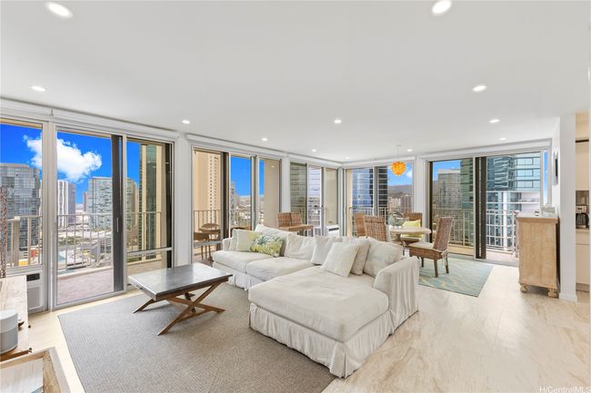 PH7 - 1350 Ala Moana Blvd, Condo with 2 bedrooms, 2 bathrooms and 2 parking in Honolulu HI | Image 4