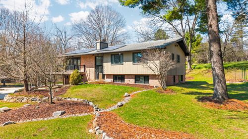 2776 Daleview Dr, Ann Arbor, MI, 48105-9603 | Card Image