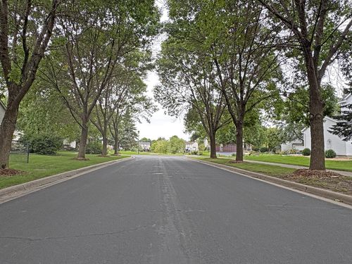 8365 Allegheny Grove Blvd, Victoria, MN, 55386-8240 | Card Image