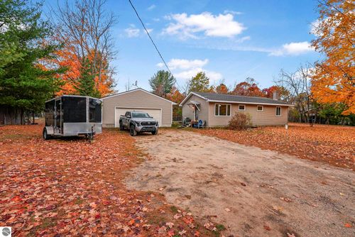 4537 Westridge Dr, Williamsburg, MI, 49690-9237 | Card Image