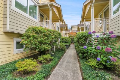 2 - 624 Daley Street, Townhouse with 2 bedrooms, 1 bathrooms and 1 parking in Edmonds WA | Image 1