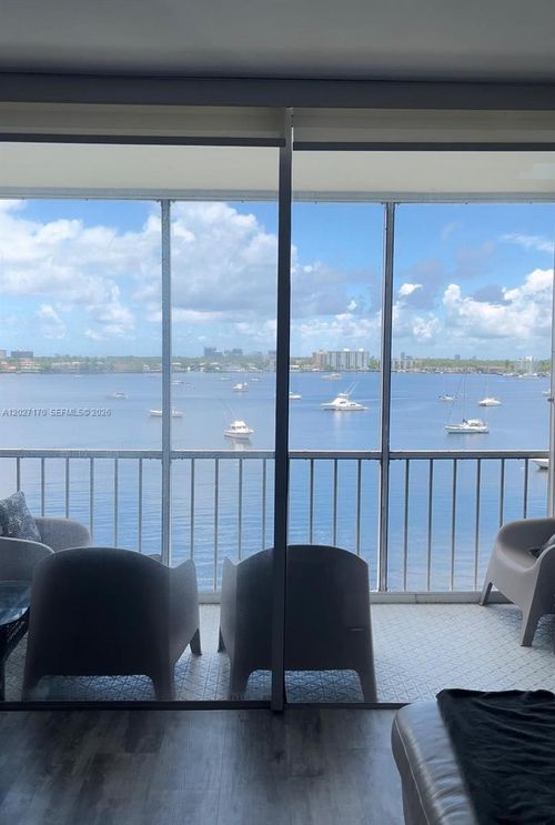 m609-2910 Point East Dr, Aventura, FL, 33160-2615 | Card Image