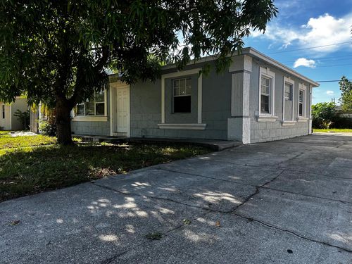 559 Dogwood Rd, West Palm Beach, FL, 33409-6266 | Card Image
