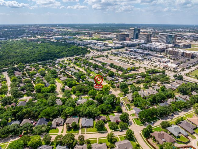 It shows all the major offices like statefarm and shopping areas close by | Image 35