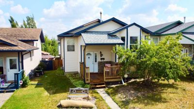 6 Westgate Cres, House detached with 4 bedrooms, 2 bathrooms and 2 parking in Blackfalds AB | Image 1