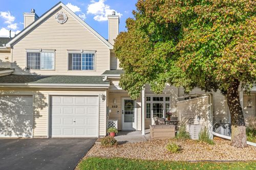 552 Aqua Cir, Lino Lakes, MN, 55014-2715 | Card Image