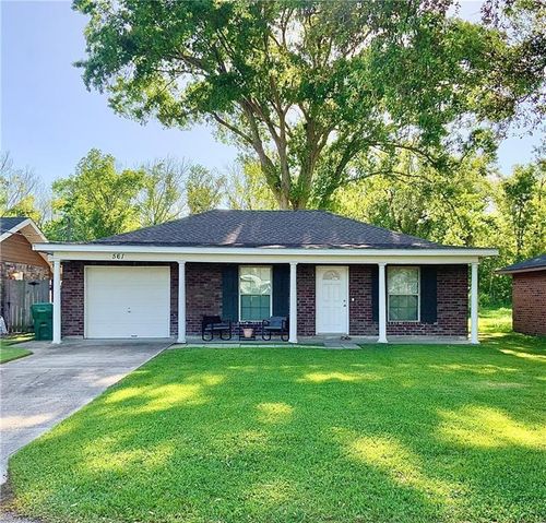 561 Gardenia St, La Place, LA, 70068-3015 | Card Image