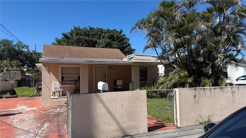 2071 Nw 86th St, Miami, FL, 33147-4209 | Card Image