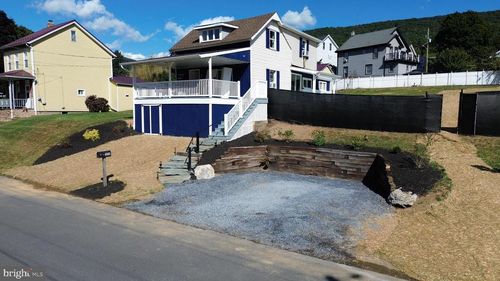 526 Center St, LYKENS, PA, 17048-9451 | Card Image