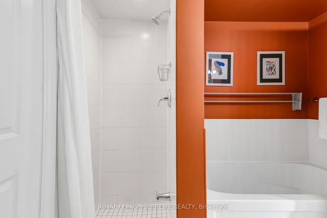 B - 475 Rogers Rd, Condo with 2 bedrooms, 2 bathrooms and 1 parking in York ON | Image 27