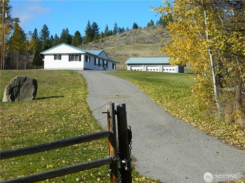 285 N Lemanasky Rd, Tonasket, WA, 98855-9725 | Card Image