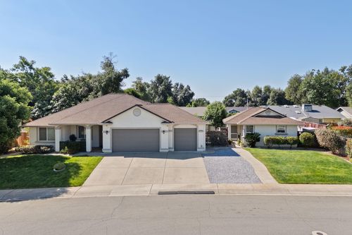 1613 Galaxy Way, Redding, CA, 96002-4930 | Card Image