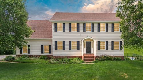 136 Stacy Dr, Mt Sterling, KY, 40353-9686 | Card Image