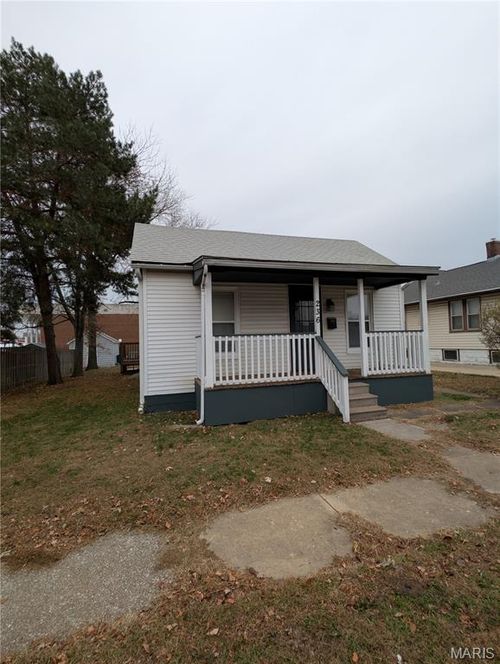 236 Church St, East Alton, IL, 62024-1106 | Card Image