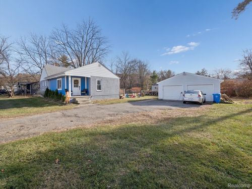 290 Vinona Ter, Commerce Township, MI, 48382-3273 | Card Image