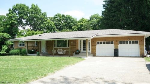 234 Pleasantview Dr, Weirton, WV, 26062-2729 | Card Image