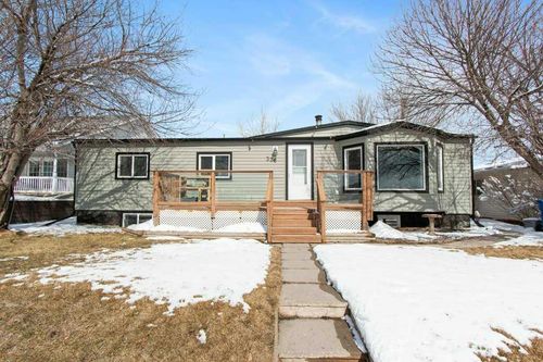 326 2a Ave E, Cremona, AB, T0M | Card Image