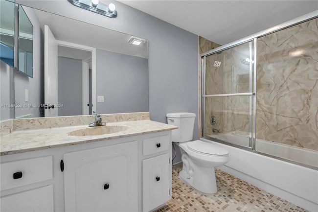 APT-202 - 3571 Inverrary Dr, Condo with 2 bedrooms, 2 bathrooms and null parking in Lauderhill FL | Image 24