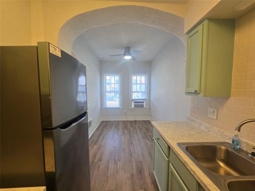 6-725 Broadway Avenue, Galveston, TX, 77550 | Card Image